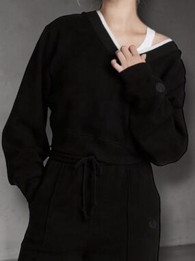 PINK Victoria's Secret Black V-Neck Sweatshirt Fleece NWT